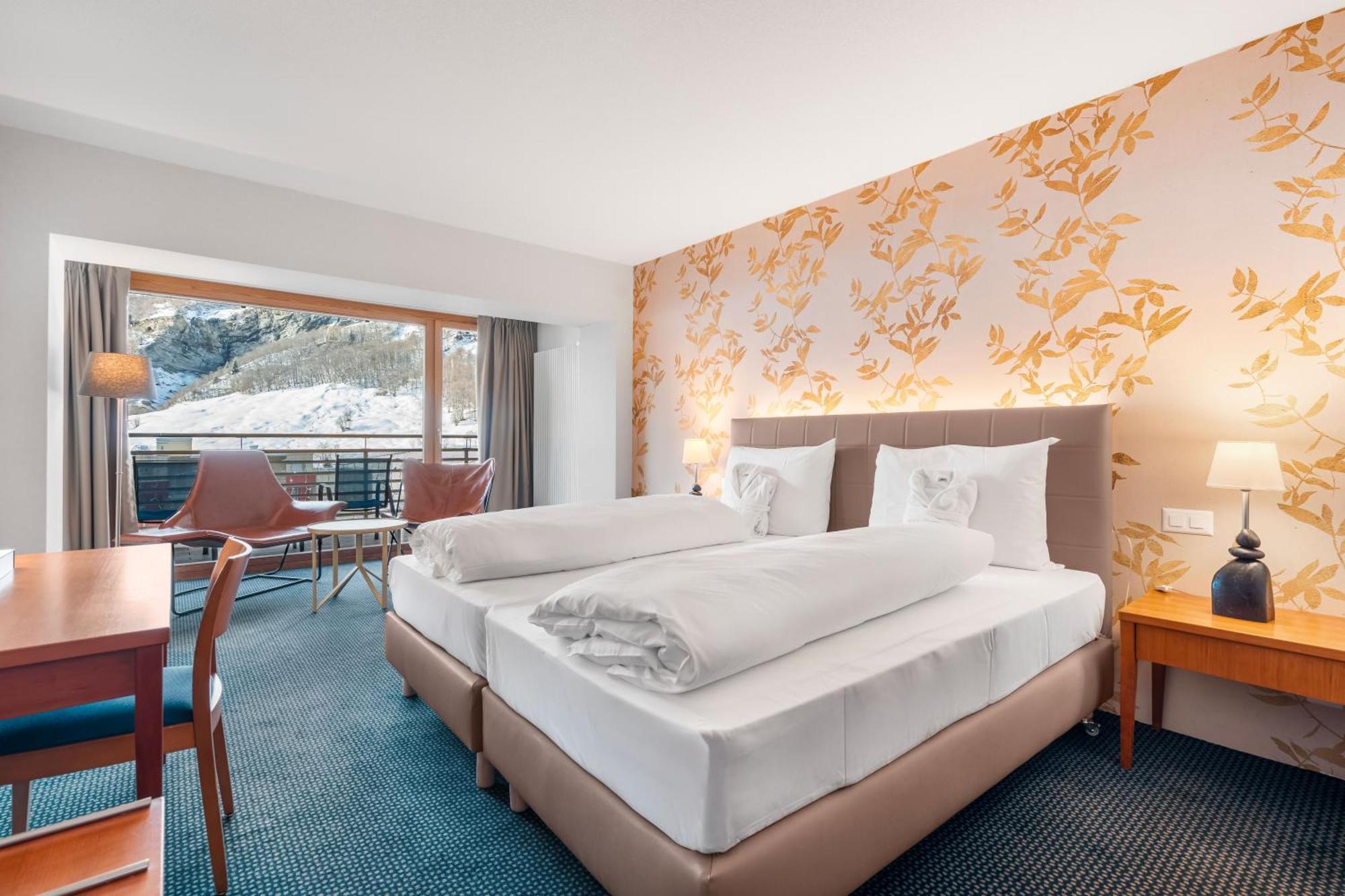 Le Bristol Hotel 4*